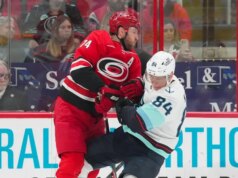 Jaccob Slavin ha un impatto in cambio mentre gli Hurricanes superano Kraken