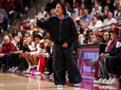 Riepilogo della Prime 25 femminile: la numero 2 di S. Carolina colpisce la numero 5 Vandy con la prima sconfitta