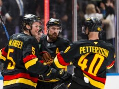 I Canucks realizzano una scivolata di 11 partite nella vittoria in rimonta contro Caps
