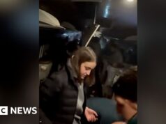 Guarda: Filmato all’interno del treno spagnolo mentre i passeggeri evacuano dall’incidente