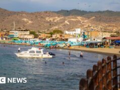 Cinque teste decapitate esposte sulla spiaggia dell’Ecuador