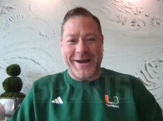 Jeremy Shockey dà consigli a Miami in vista della partita del campionato nazionale