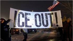 L’FBI arresta attivisti anti-ICE per la “rivolta della chiesa” del Minnesota