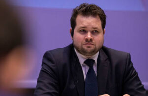 L’eurodeputato danese cube a Trump di “andarsene a fanculo”