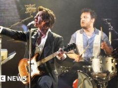 Il batterista degli Arctic Monkeys non esclude nuova musica dopo le voci