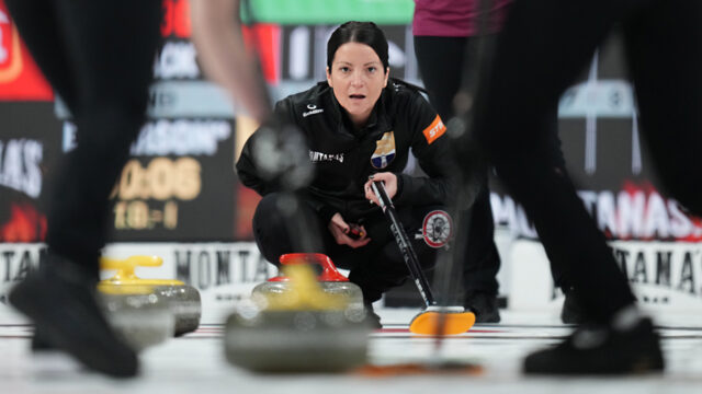 Kerri-Einarson-Olympic-Trials.jpg