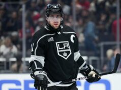 Il capitano dei Kings Anze Kopitar dovrebbe tornare contro i Flyers