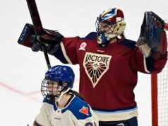 Desbiens ferma 26 tiri, Gosling segna nella vittoria di Victoire