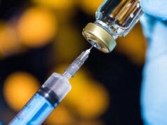 I pediatri statunitensi danno il dito medio a RFK Jr. e pubblicano le proprie raccomandazioni sui vaccini