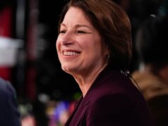 Il senatore Klobuchar fa il primo passo nella corsa alla carica di governatore del Minnesota, cube la fonte
