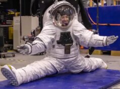 La tuta spaziale lunare di nuova generazione ridefinisce la mobilità