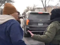 Noem cube che altri agenti federali arrivano in Minnesota, le proteste continuano giorni dopo la sparatoria mortale all’ICE