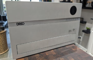 Questo riscaldatore intelligente e compatto riscalda facilmente il mio soggiorno senza occupare molto spazio