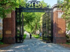 Yale offrirà lezioni gratuite alle famiglie che guadagnano meno di 200.000 dollari l’anno