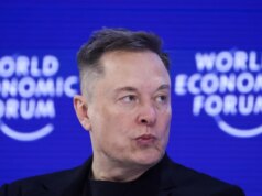 A Davos Elon Musk afferma che un giorno i robotic supereranno in numero le persone