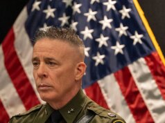 Bovino, alcuni agenti della Polizia di Frontiera si apprestano a lasciare Minneapolis