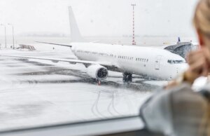 Le compagnie aeree emettono esenzioni di viaggio prima della tempesta invernale
