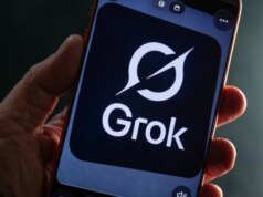 Grok impedisce agli utenti di X di creare immagini di persone reali con “abiti succinti”