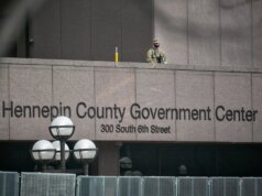 I chief dell’space di Minneapolis condannano l’ICE e ne chiedono la rimozione durante la campagna di deportazione di Trump