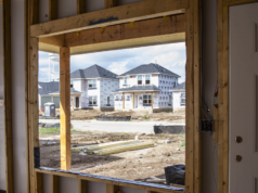 La proposta immobiliare 401(okay) di Trump crolla nella realtà mentre gli economisti affermano che l’offerta è la vera crisi