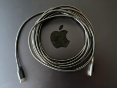 Finalmente un cavo di ricarica USB-C così indistruttibile che il tuo cane non potrà nemmeno masticarlo