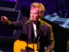 John Mellencamp rimprovera i politici moderni per la loro mancanza di umiltà e rispetto