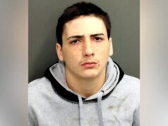 Un uomo della Florida avrebbe detto alla vittima “mi dispiace… devo vedere mia nonna” durante un furto d’auto a mano armata