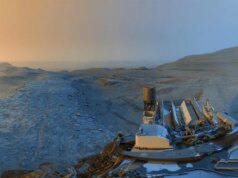 Una cartolina da Marte: il rover Curiosity della NASA invia uno splendido panorama del Monte Sharp