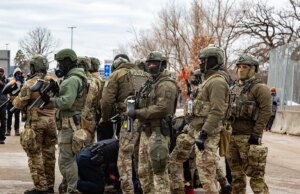 Ingegneri informatici di Minneapolis scambiati per agenti ICE molestati e insultati da agitatori di sinistra al supermercato