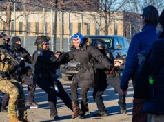 Ai viaggiatori è stato detto di evitare Minneapolis a causa di “violenti scontri” con le autorità per l’immigrazione