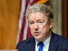 Rand Paul afferma che la minaccia di Trump di bombardare l’Iran “non è la risposta”: non è il “compito del governo americano”