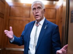 I critici del GOP al Senato affermano che Noem “deve andarsene” a causa delle conseguenze della sparatoria a Minneapolis