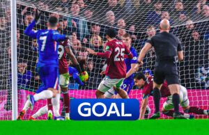 Cucurella segna un colpo di testa in tuffo per pareggiare il Chelsea!