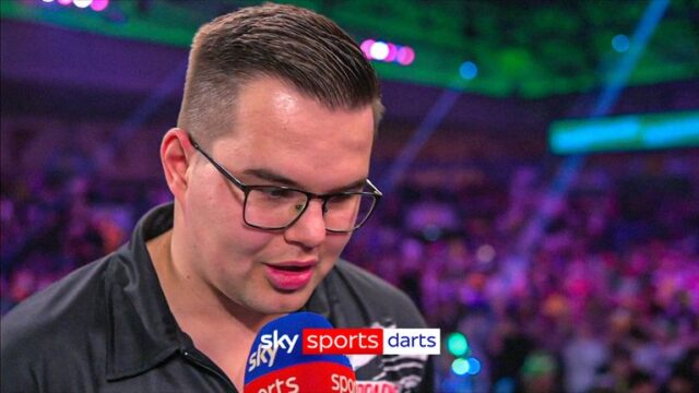 skysports-van-veen-darts_7124807.jpg