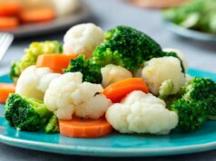 Smetti di trasformare le tue verdure in poltiglia. Ecco come dovresti cuocerli a vapore