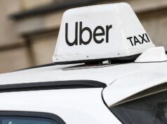Uber presenta un nuovo robotaxi senza conducente al volante