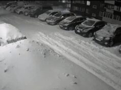 La Russia è testimone di un inverno da document: interi quartieri sepolti sotto montagne di neve: guardate