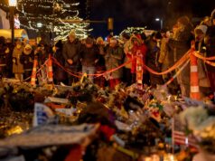 Mentre l’ICE fa irruzione nelle città americane, gli artisti reagiscono prima dei Grammy con “Extra tooth…extra rage”