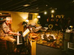 Justin Tanner sprofonda nel trauma familiare nella sua mostra personale “My Son the Playwright” al Rogue Machine