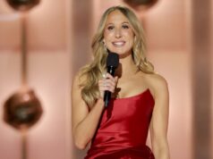 Nikki Glaser prende in giro i file di CBS Information, Warner Bros. ed Epstein nel monologo dei Golden Globes