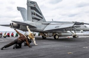 L’esercito americano avverte l’Iran che non tollererà alcuna azione “non sicura” prima delle esercitazioni a fuoco nello Stretto di Hormuz