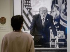 Il riferimento alle impeachment di Trump viene rimosso dalla visualizzazione del suo ritratto fotografico allo Smithsonian