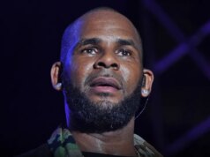 R. Kelly sotto indagine per possesso del numero di telefono del direttore in pensione