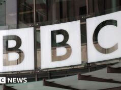 La BBC farà tagli per centinaia di milioni di sterline