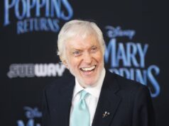 Dick Van Dyke è stato annunciato morto per un imbarazzante errore in onda settimane dopo il suo centesimo compleanno