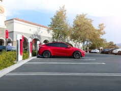 CarPlay è ancora sulla buona strada per le auto Tesla, ma potresti dover aspettare più a lungo