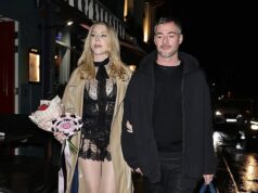 Katherine Ryan, 42 anni, mostra i risultati del suo nuovo lifting mentre lascia la festa di Agent Provocateur in lingerie vivace con il marito Bobby Kootstra