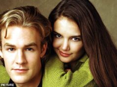 Katie Holmes, co-protagonista di Dawson’s Creek di James Van Der Beek, condivide i ricordi delle sue “avventure di una giovinezza unica” con il suo “amato eroe” mentre giura di “essere sempre lì” per sua moglie Kimberly e i loro sei figli