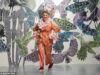 Prue Leith, 85 anni, sale sulla passerella per la sfilata della London Trend Week di Vin+Omi dopo aver lasciato Bake Off mentre i conduttori Alison Hammond e Matt Lucas si mettono in prima fila per mostrare il loro sostegno