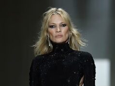 Kate Moss, 52 anni, sfoggia il suo perizoma in un abito senza schienale mentre Demi Moore, 63 anni, debutta con un sorprendente caschetto effetto bagnato ed Emily Ratajkowski, 34 anni, fa irruzione sulla passerella dello present costellato di stelle di Gucci